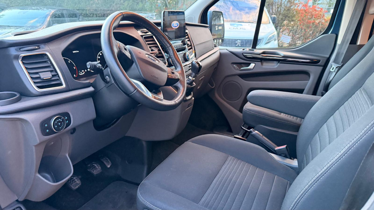 Ford Transit — 8