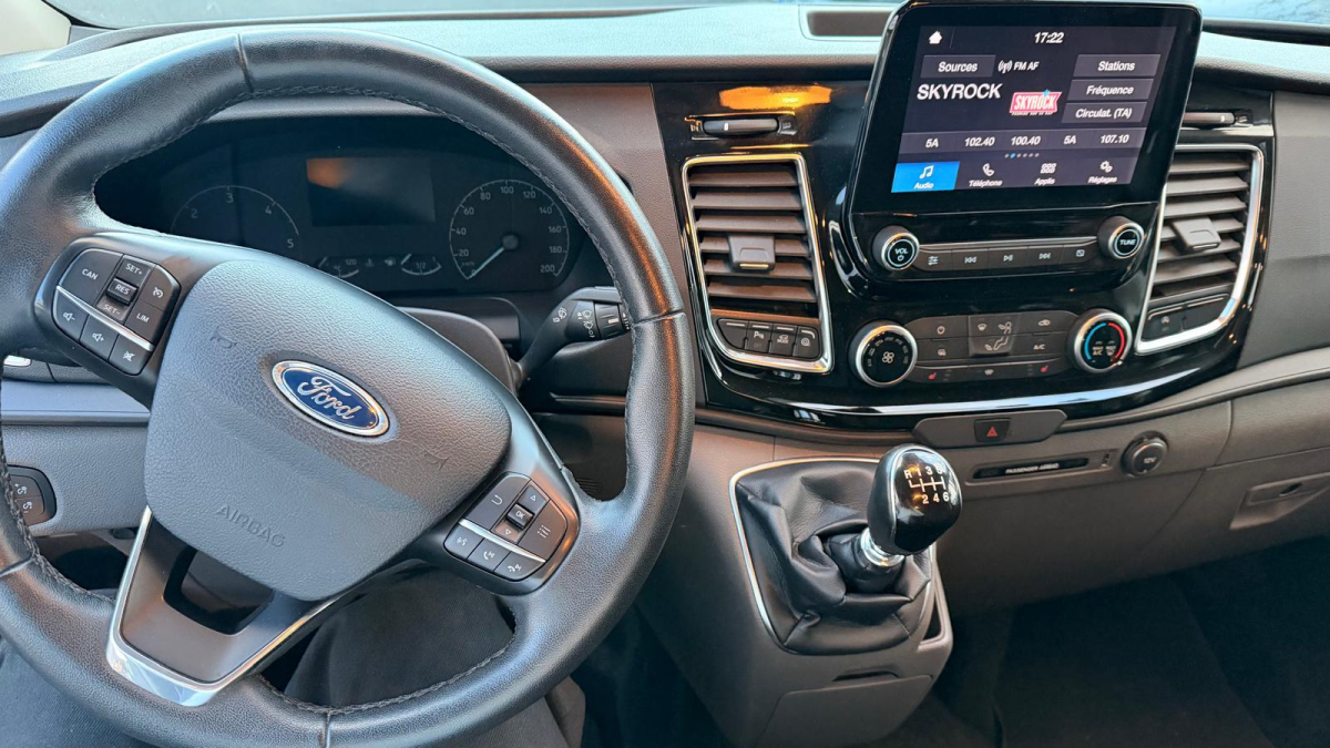 Ford Transit — 15