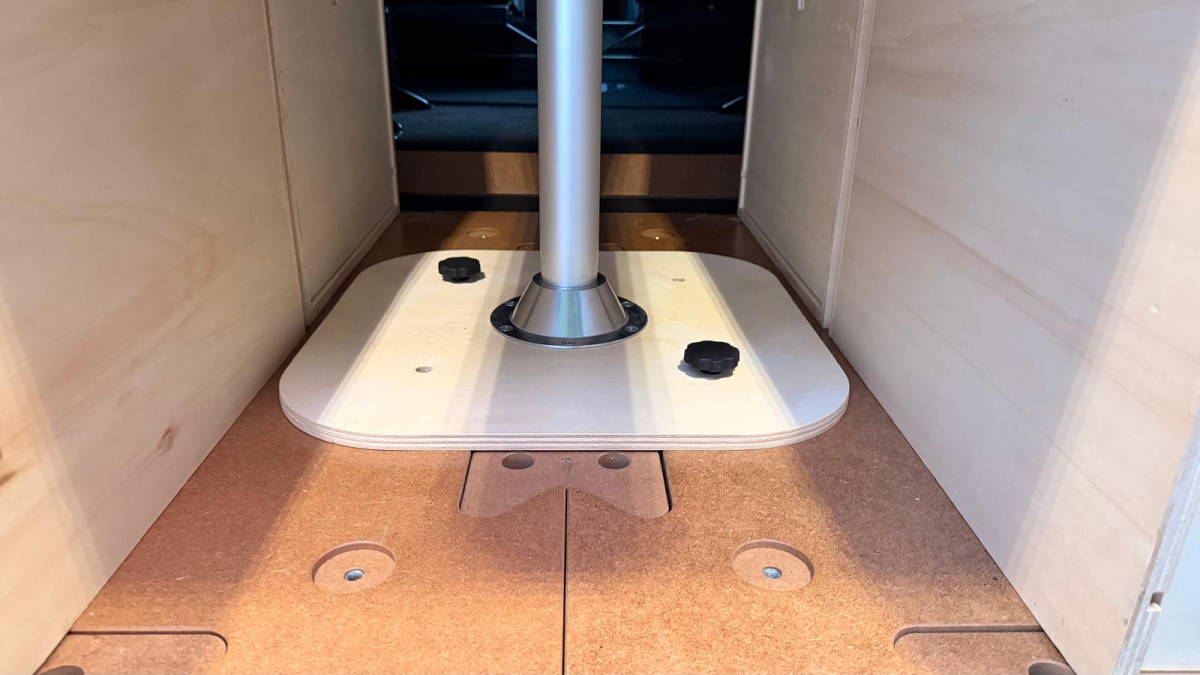 Ford Transit — 19