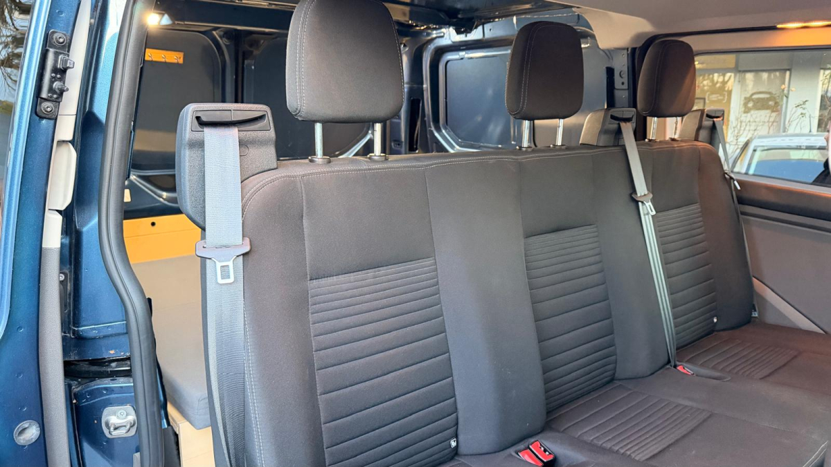 Ford Transit — 12