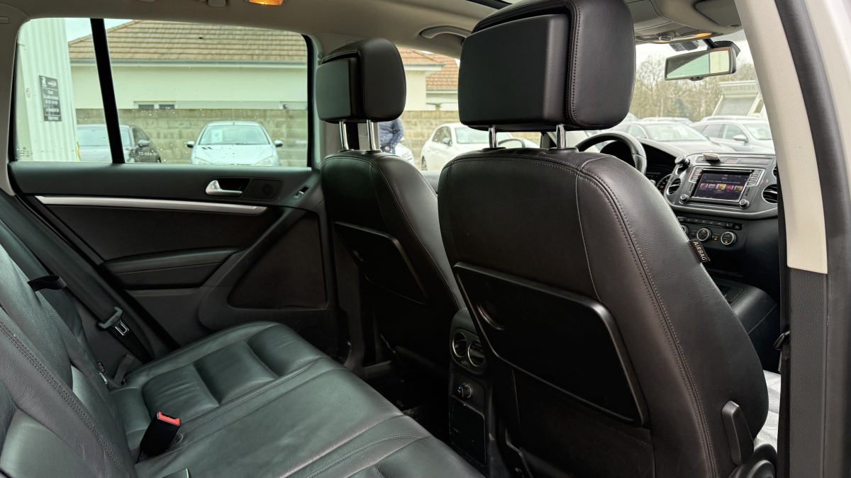 Volkswagen Tiguan — 12