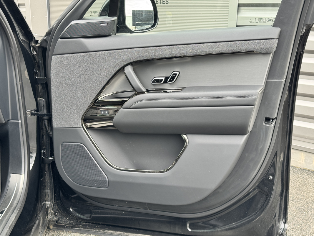 Land Rover Range Rover Sport — 32