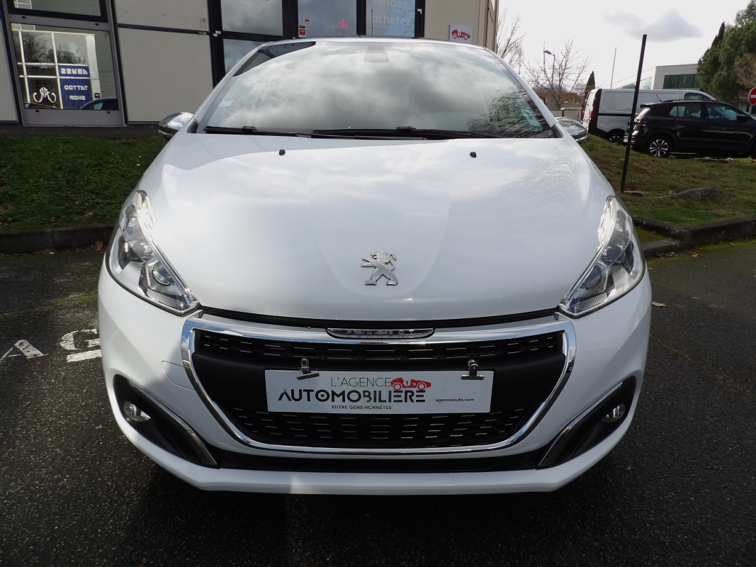 Peugeot 208 — 2