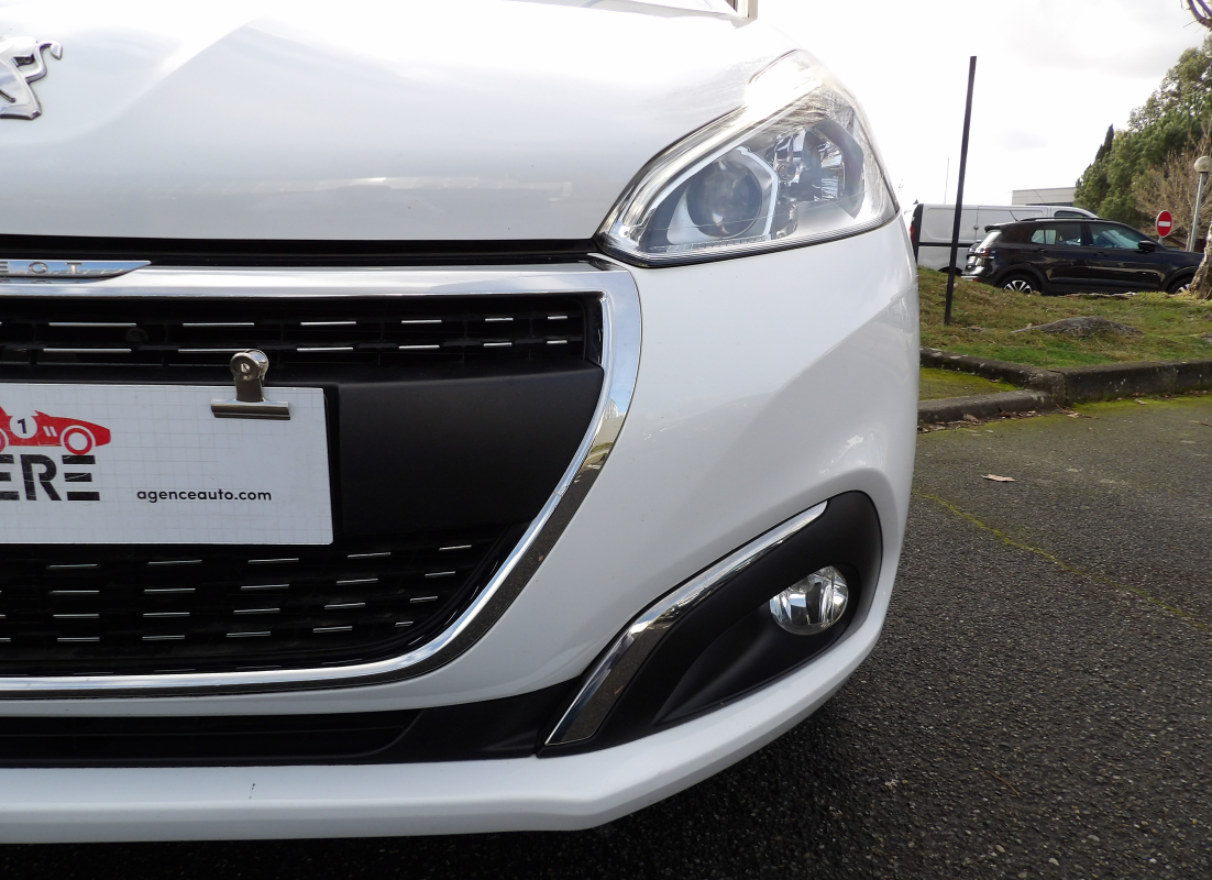 Peugeot 208 — 32