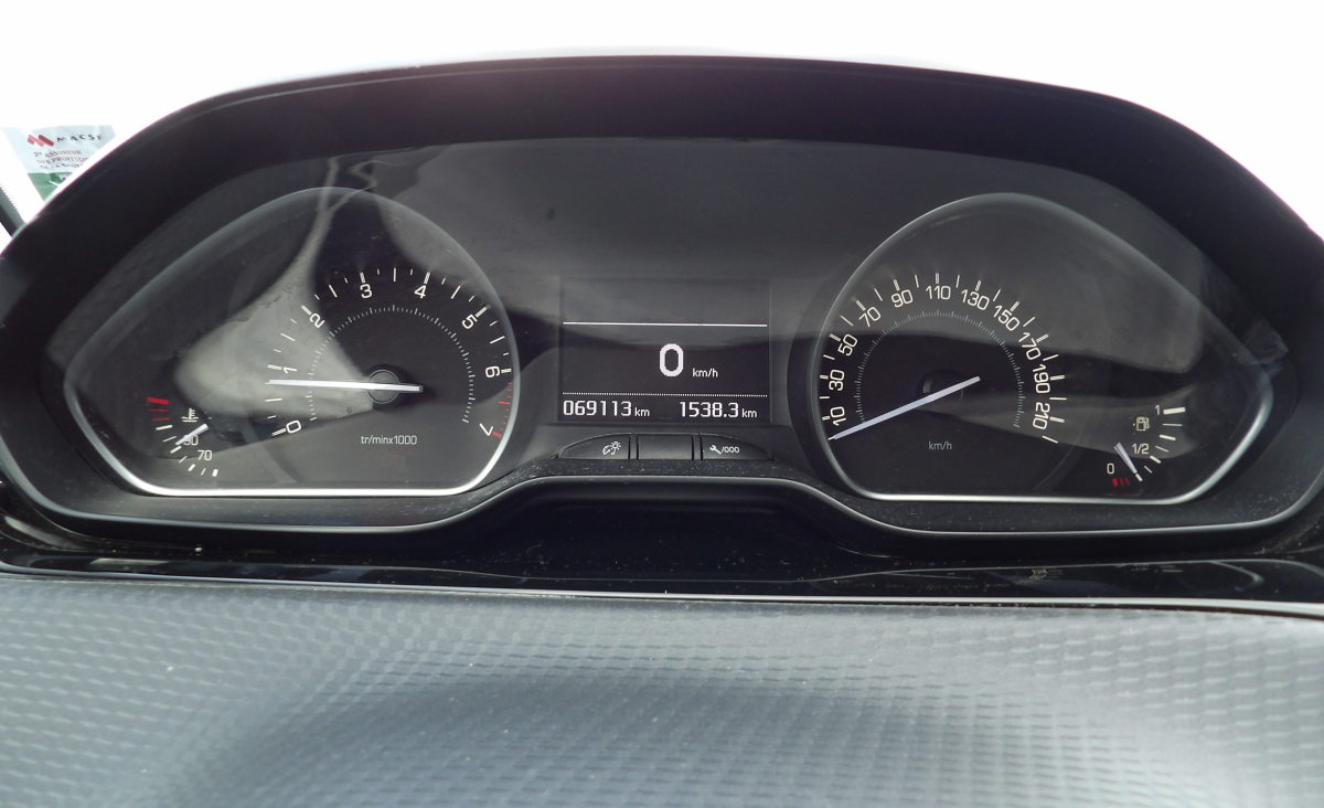 Peugeot 208 — 15