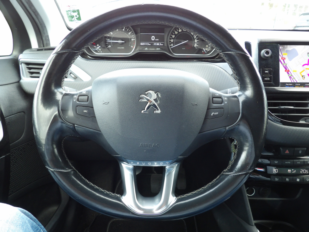 Peugeot 208 — 14