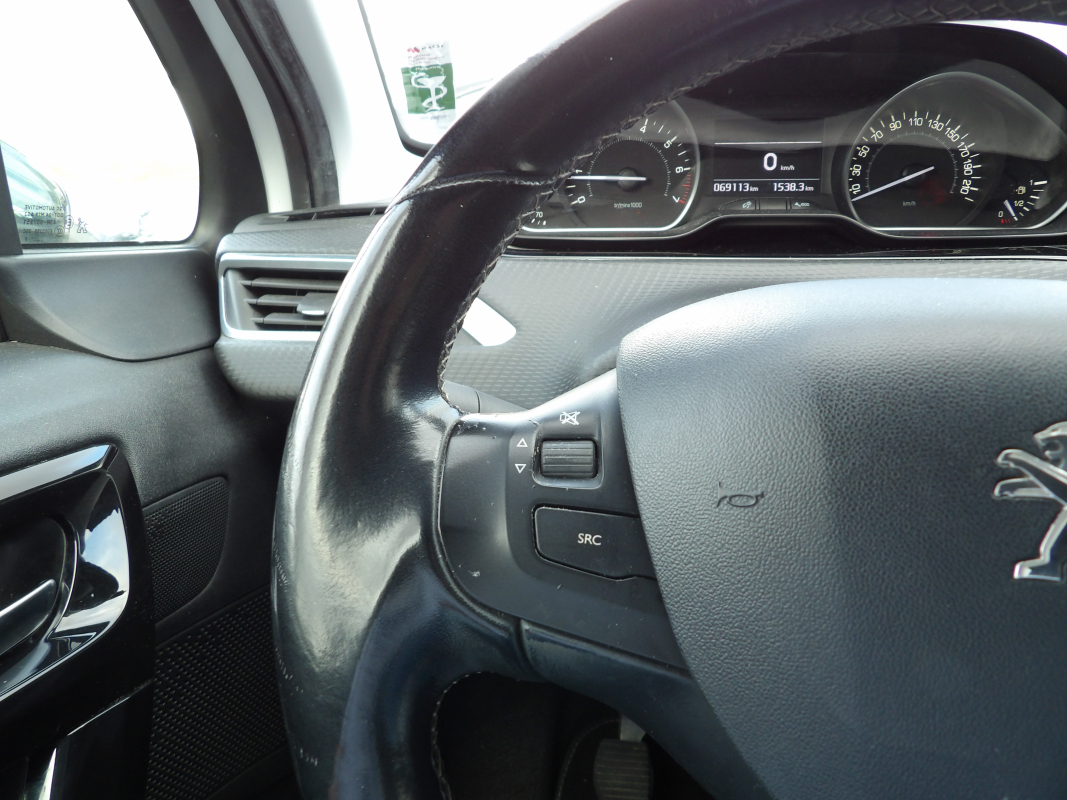 Peugeot 208 — 22