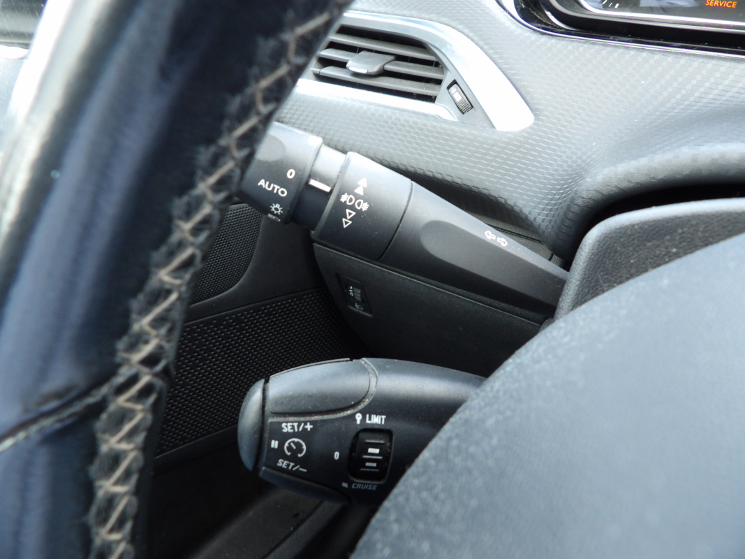 Peugeot 208 — 24