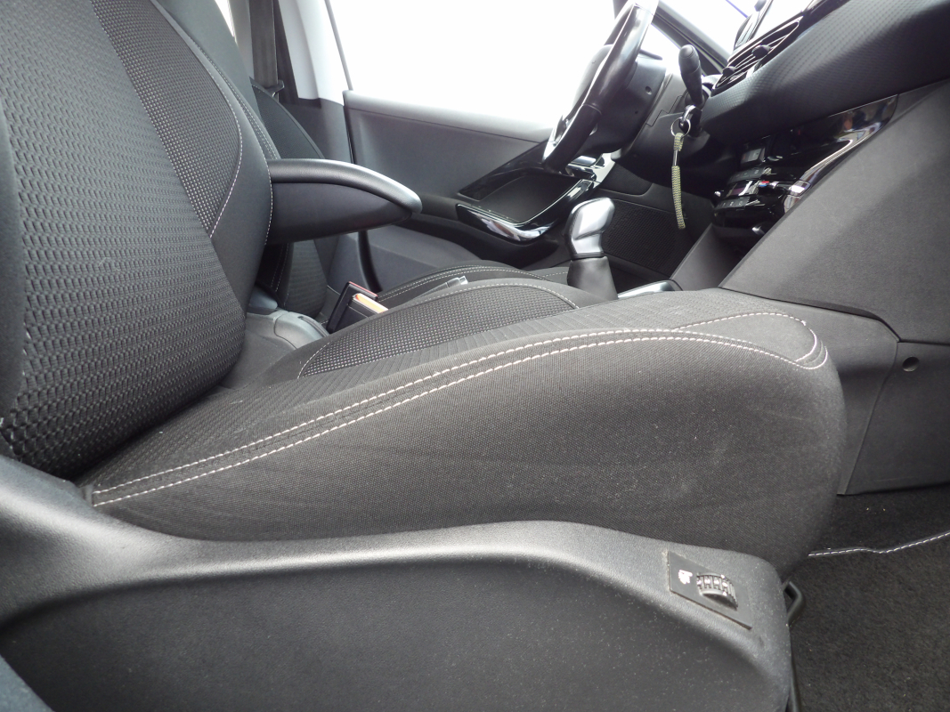 Peugeot 208 — 29