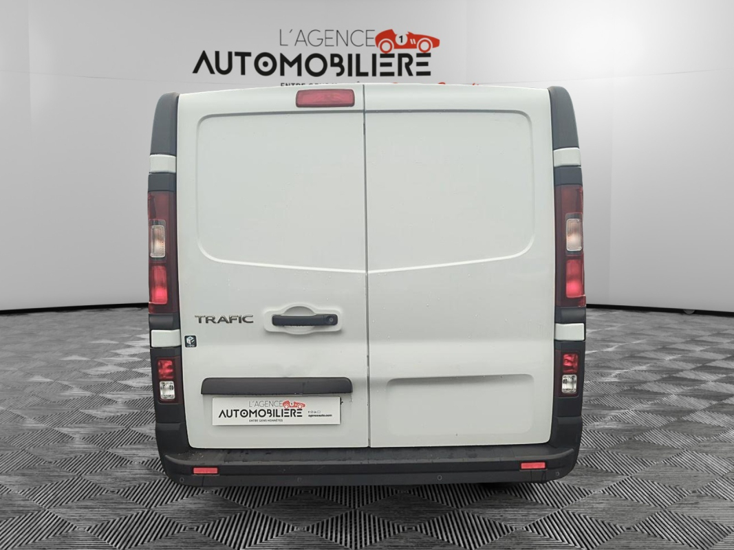 Renault Trafic Combi — 8