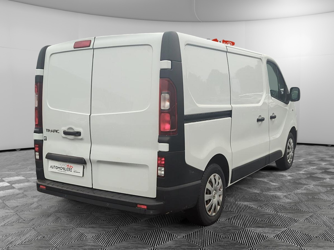 Renault Trafic Combi — 9