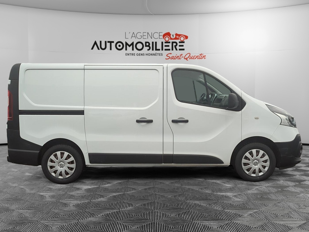 Renault Trafic Combi — 4