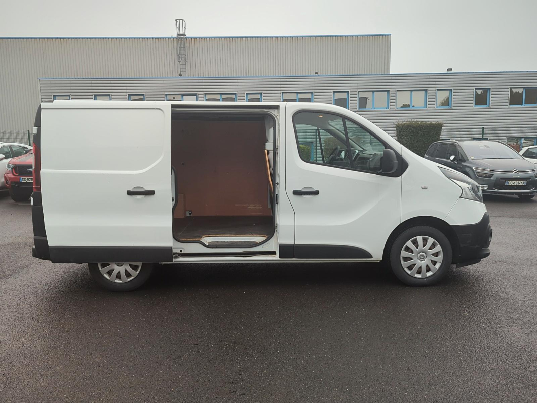 Renault Trafic Combi — 5