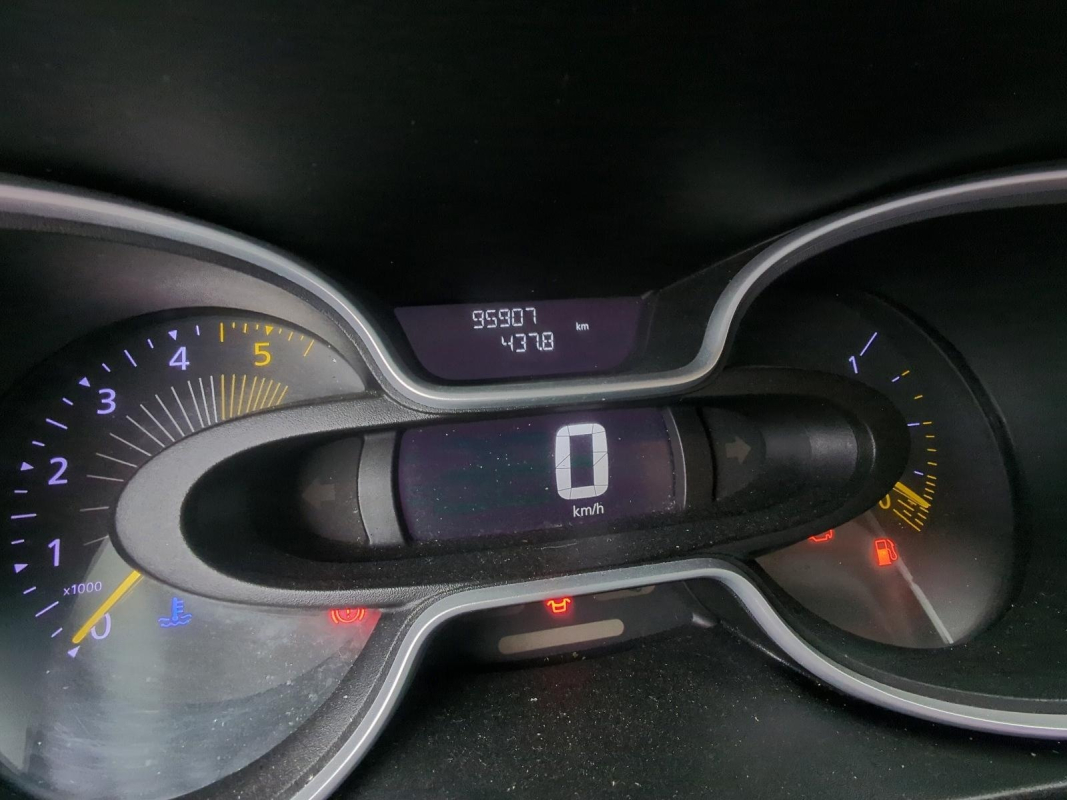 Renault Trafic Combi — 15