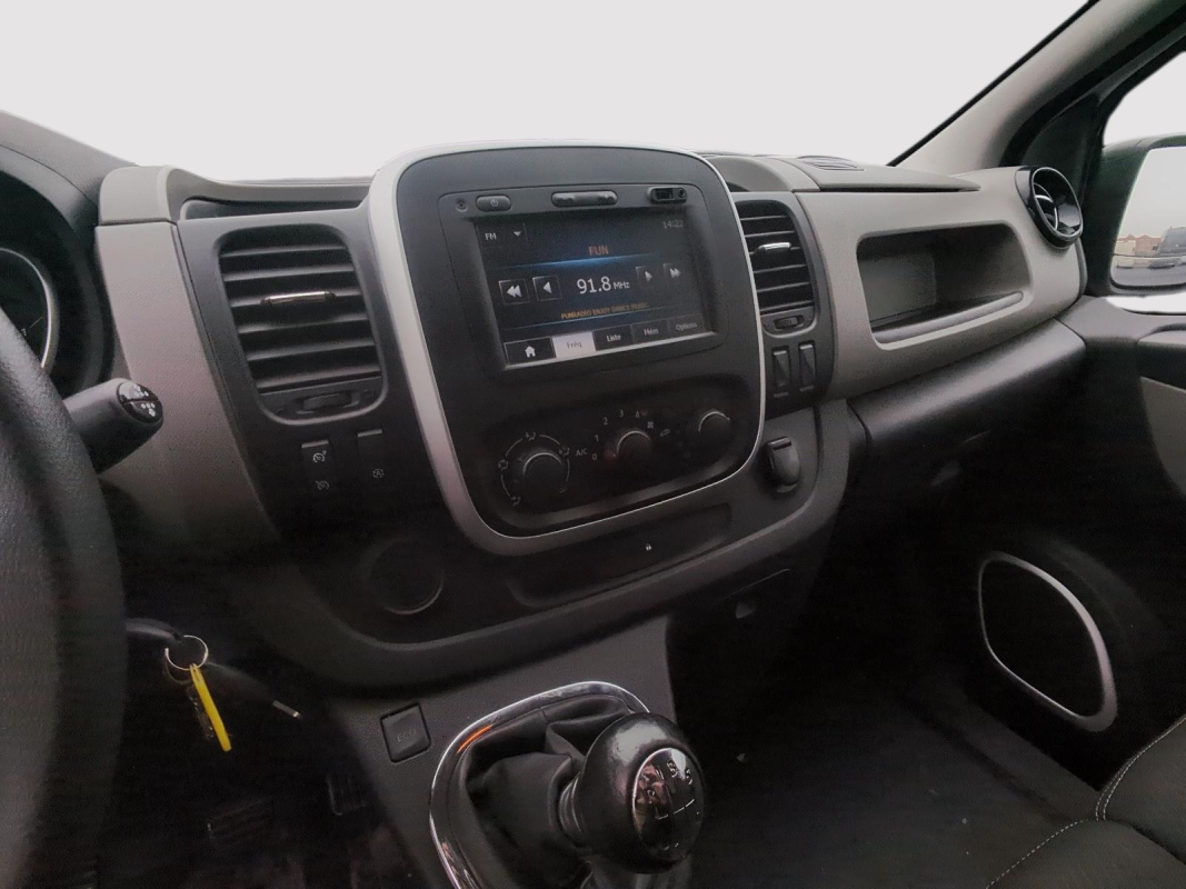 Renault Trafic Combi — 16