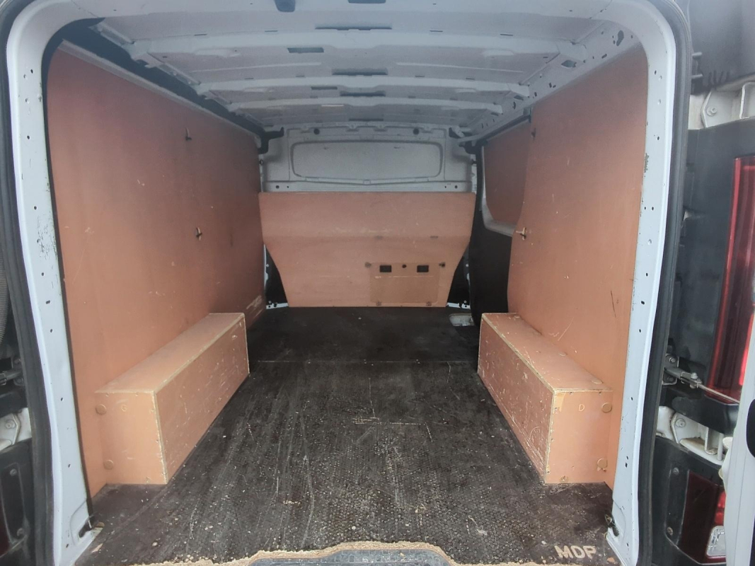 Renault Trafic Combi — 11