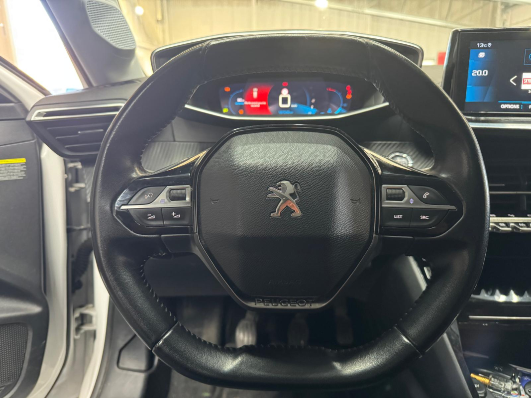 Peugeot 208 — 19
