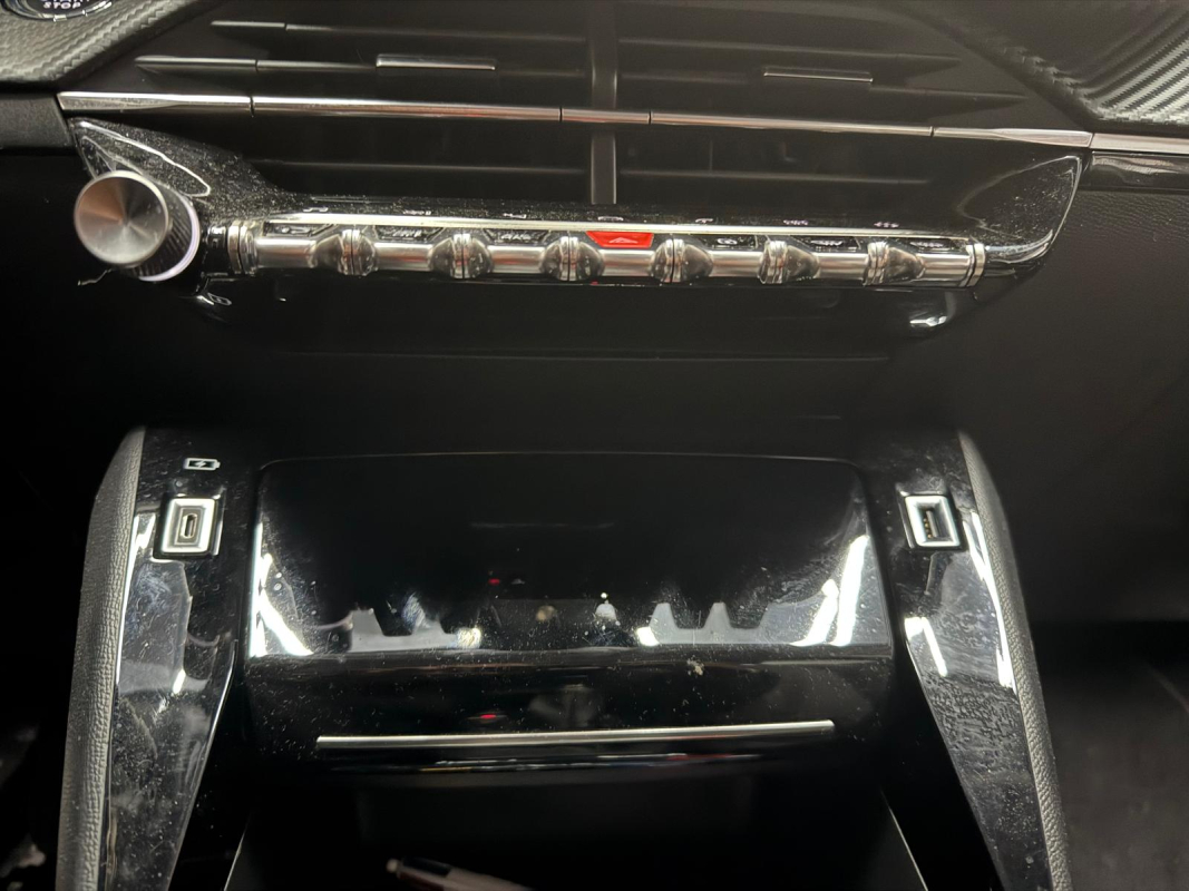 Peugeot 208 — 24