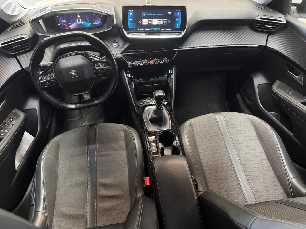 Peugeot 208 — 15