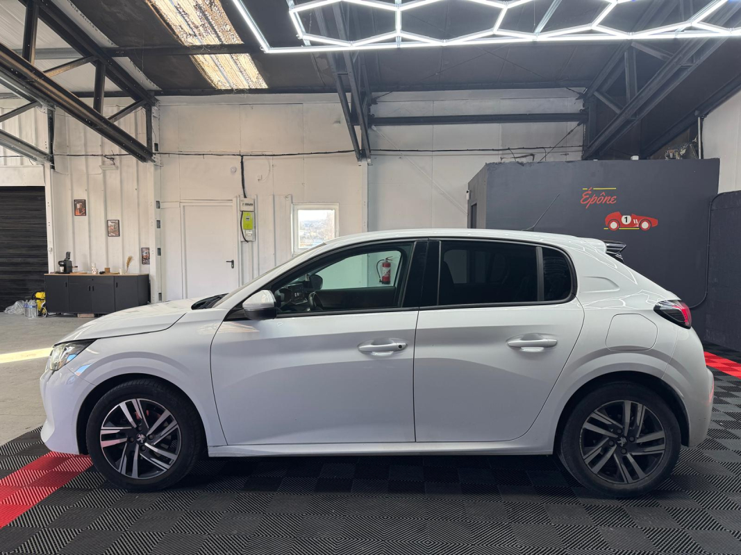 Peugeot 208 — 6