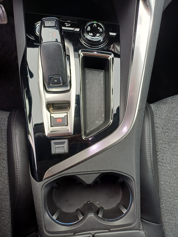 Peugeot 3008 — 12