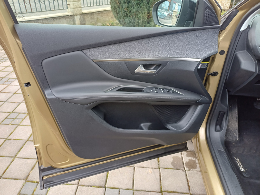 Peugeot 3008 — 18