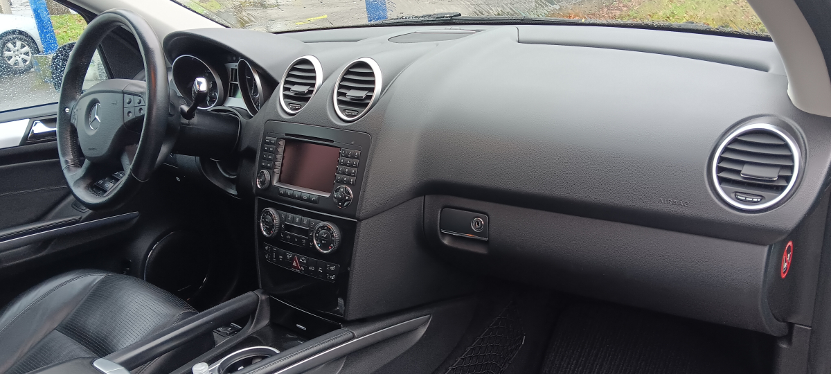 Mercedes ML — 8