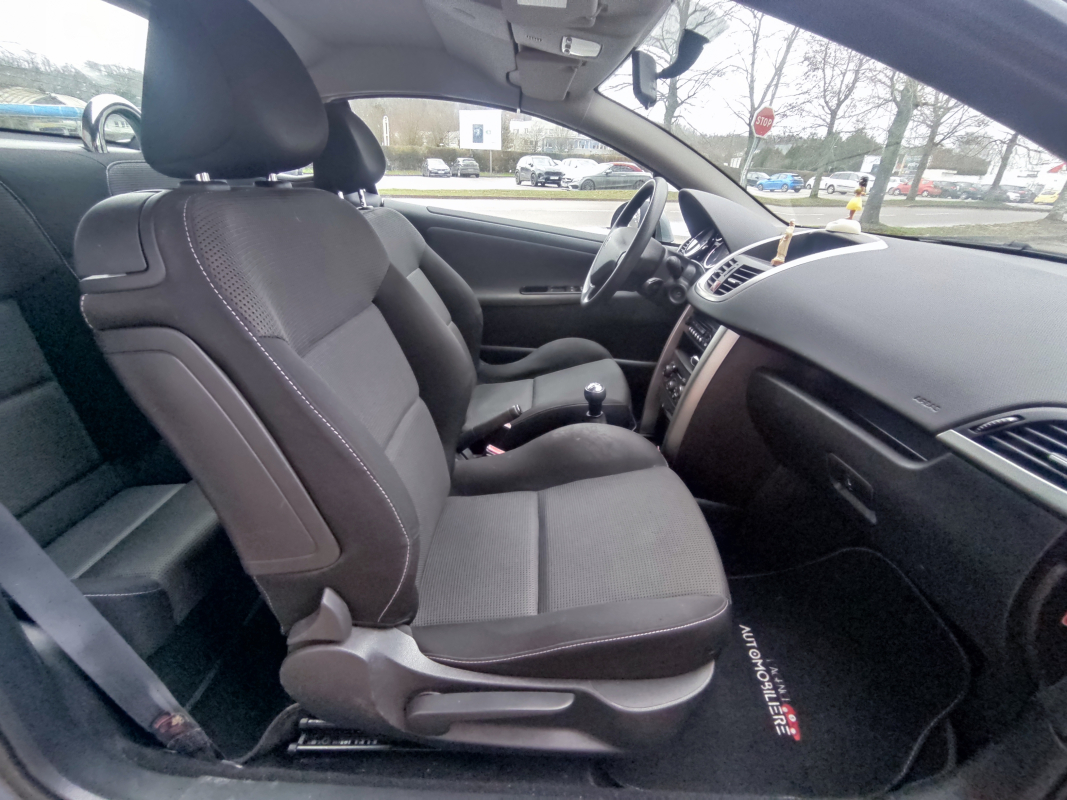 Peugeot 207 — 13