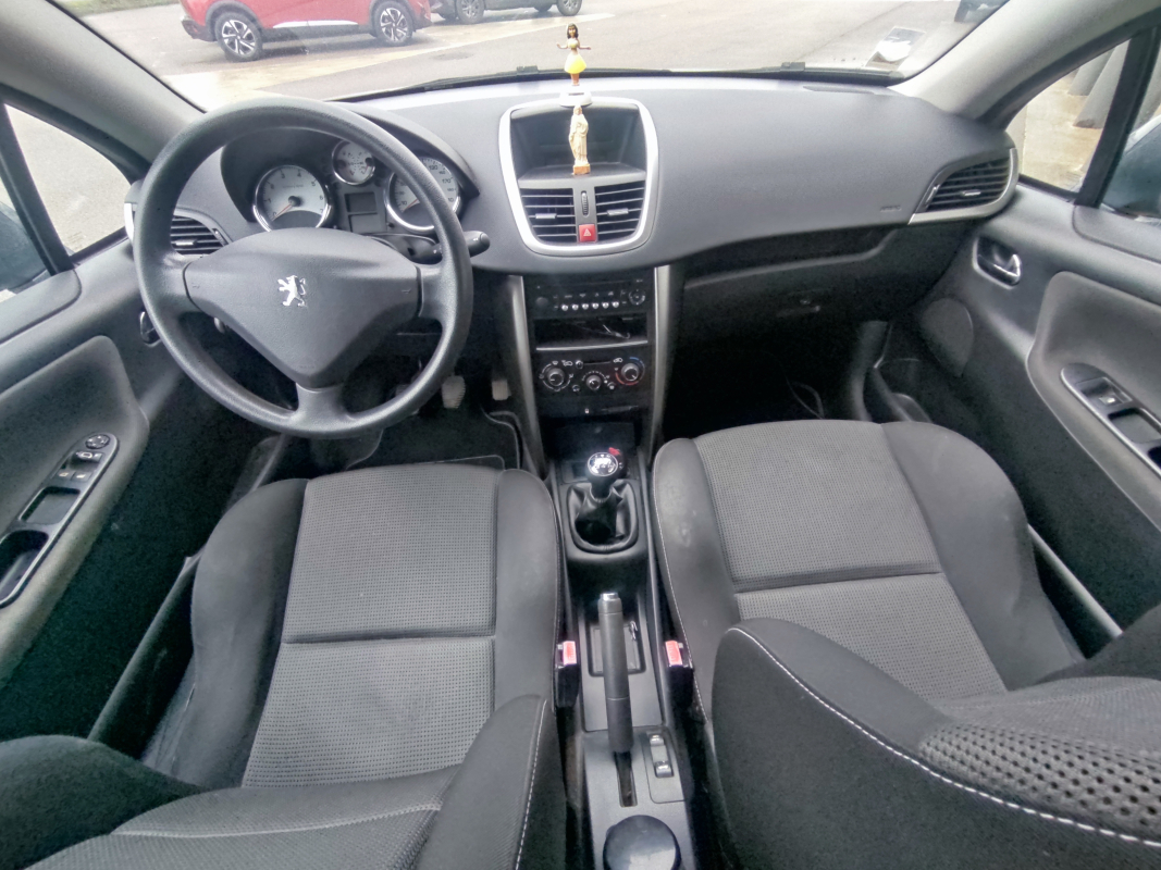 Peugeot 207 — 15