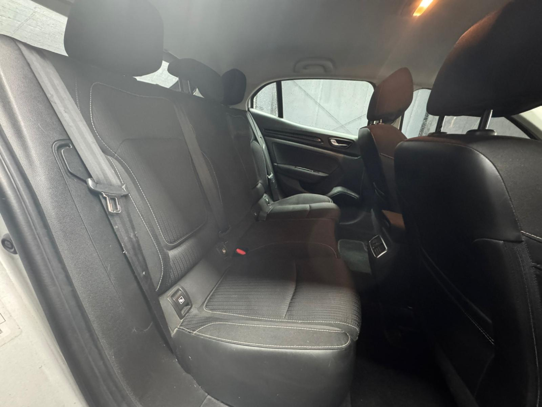 Renault Megane — 10