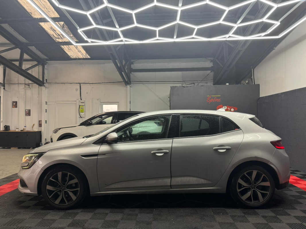 Renault Megane — 8
