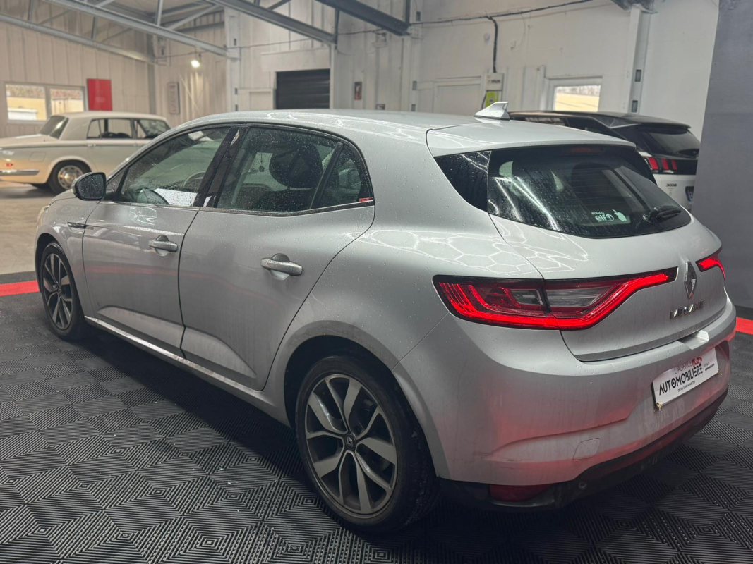 Renault Megane — 6
