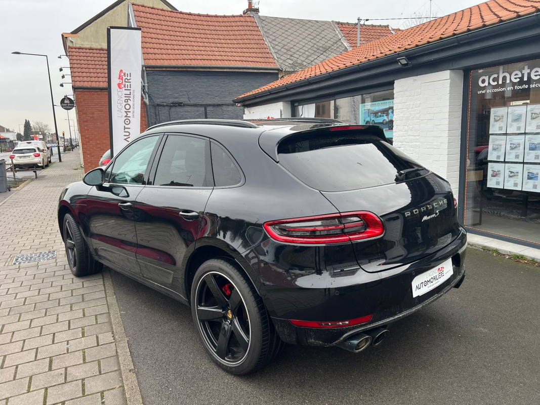 Porsche Macan — 3