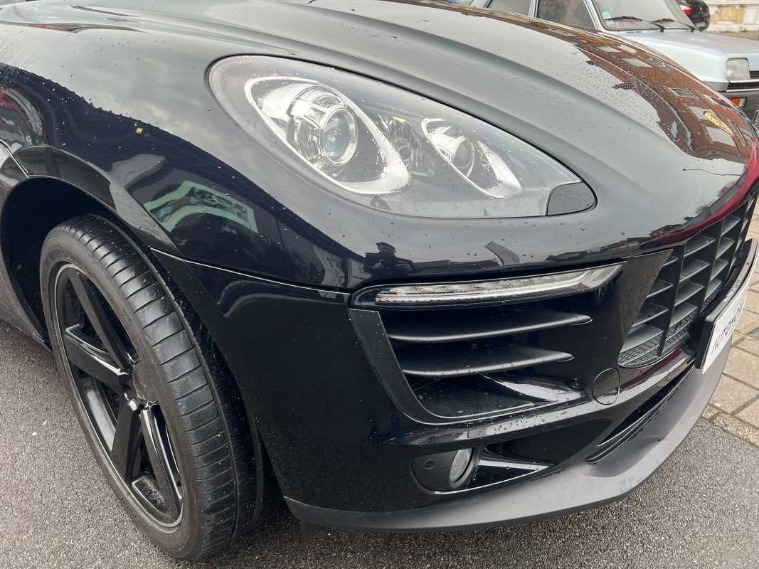 Porsche Macan — 25