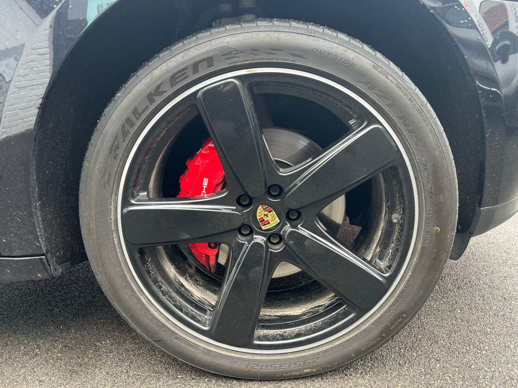 Porsche Macan — 31