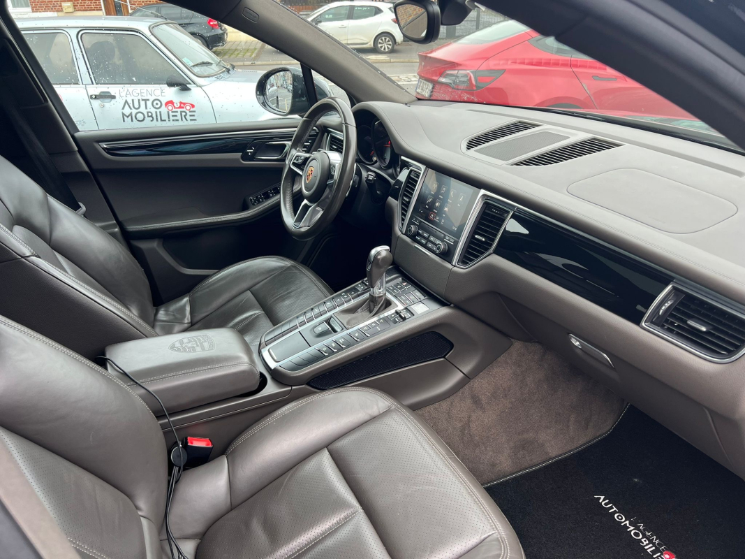 Porsche Macan — 11