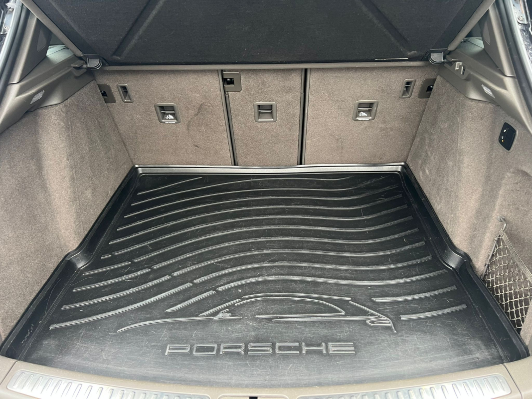 Porsche Macan — 14