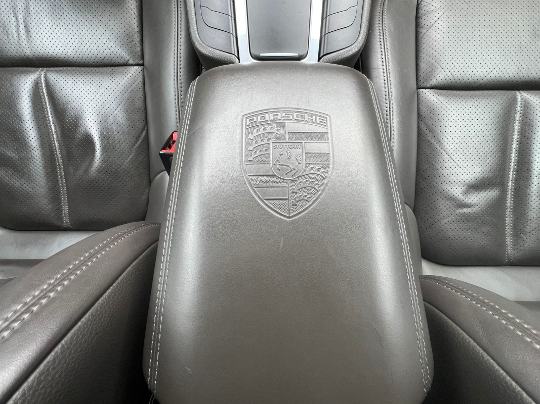 Porsche Macan — 22