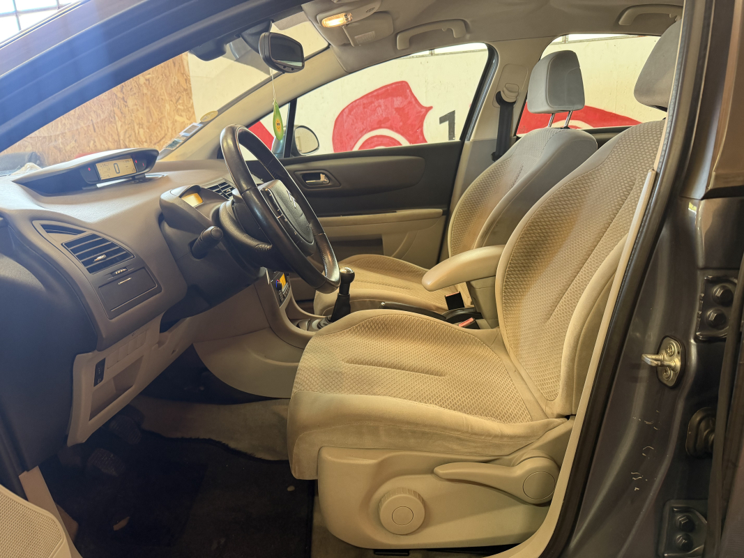 Citroen C4 — 8