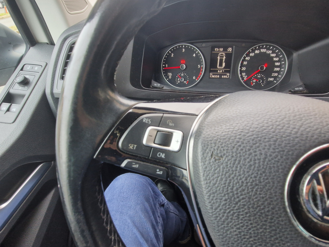 Volkswagen Multivan — 25