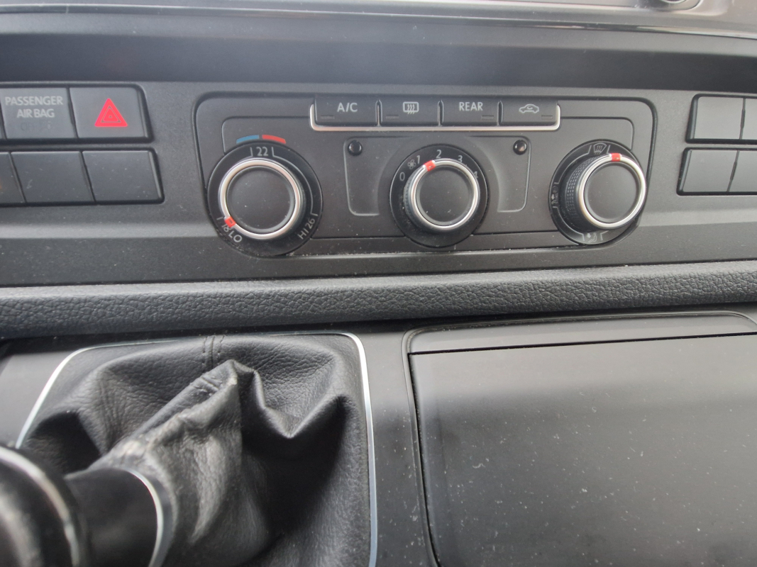 Volkswagen Multivan — 18
