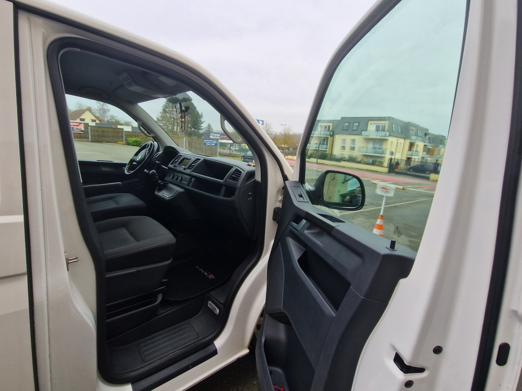 Volkswagen Multivan — 11
