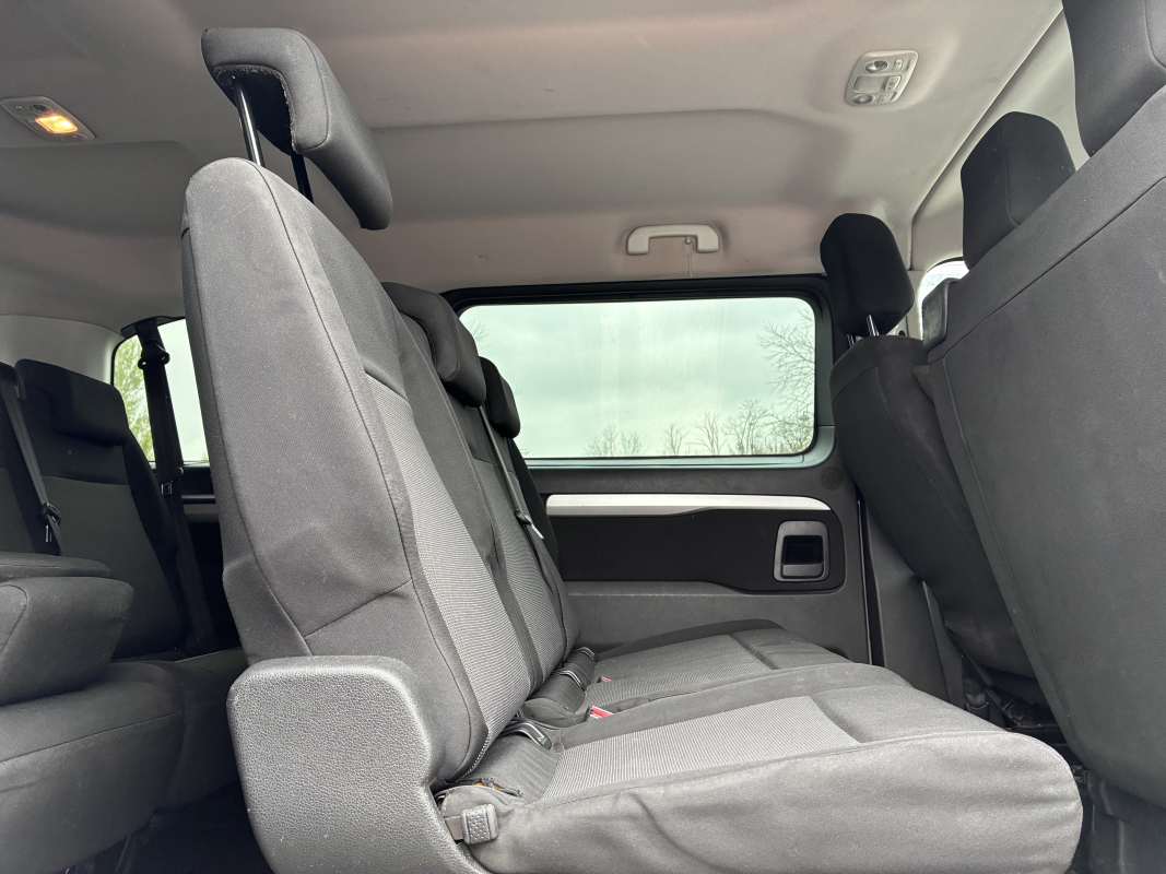 Peugeot Traveller — 13