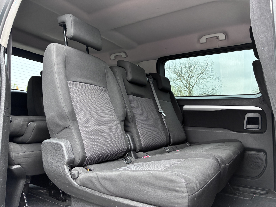 Peugeot Traveller — 14