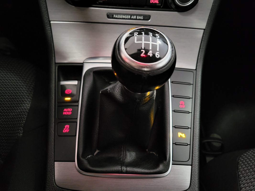 Volkswagen Passat — 20