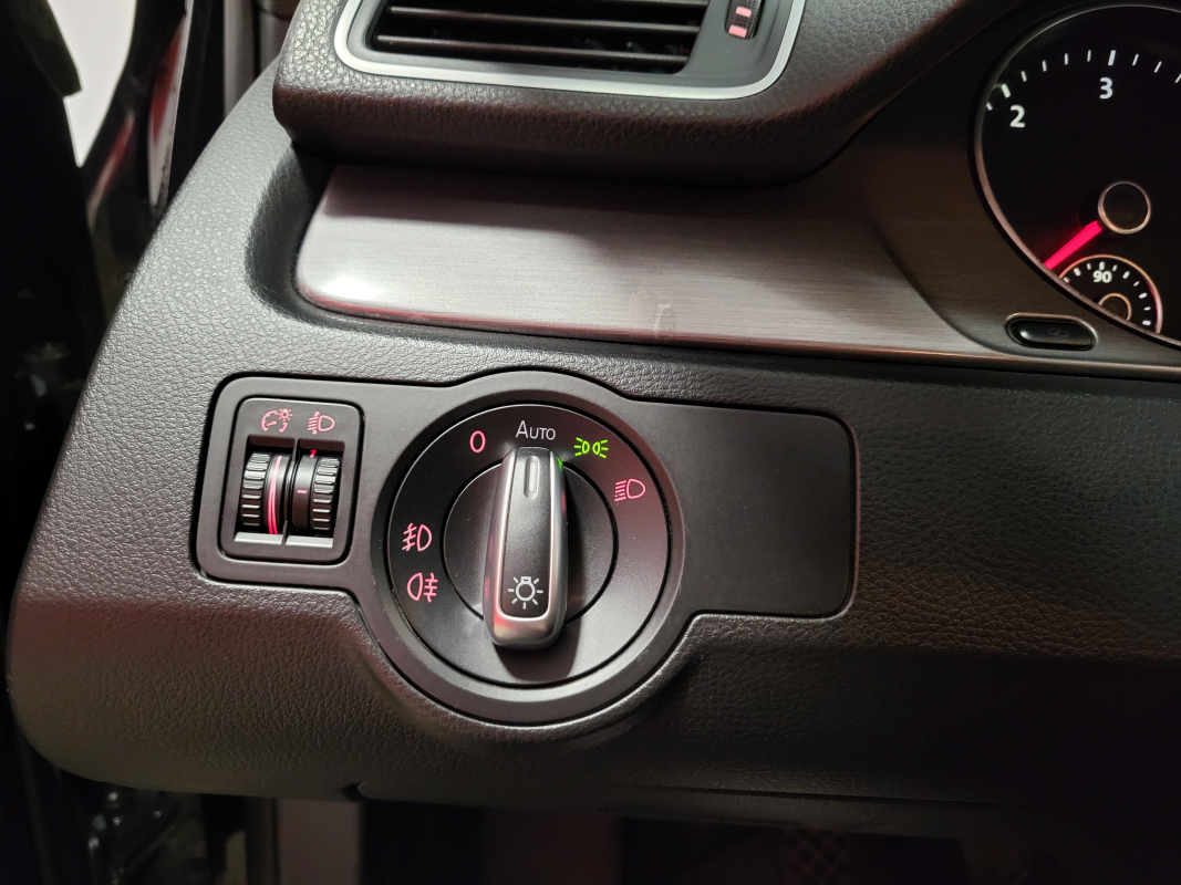 Volkswagen Passat — 21