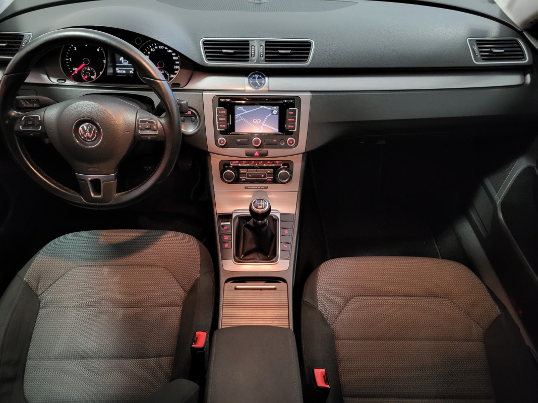Volkswagen Passat — 14