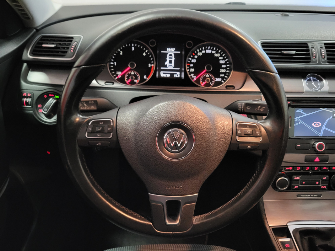Volkswagen Passat — 15
