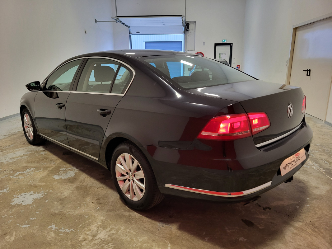 Volkswagen Passat — 5