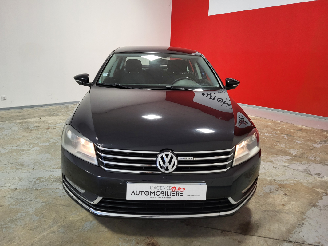 Volkswagen Passat — 2